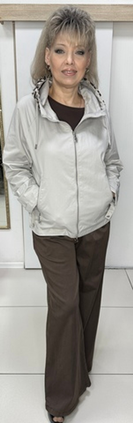 Куртка-ветровка с леопардовым принтом