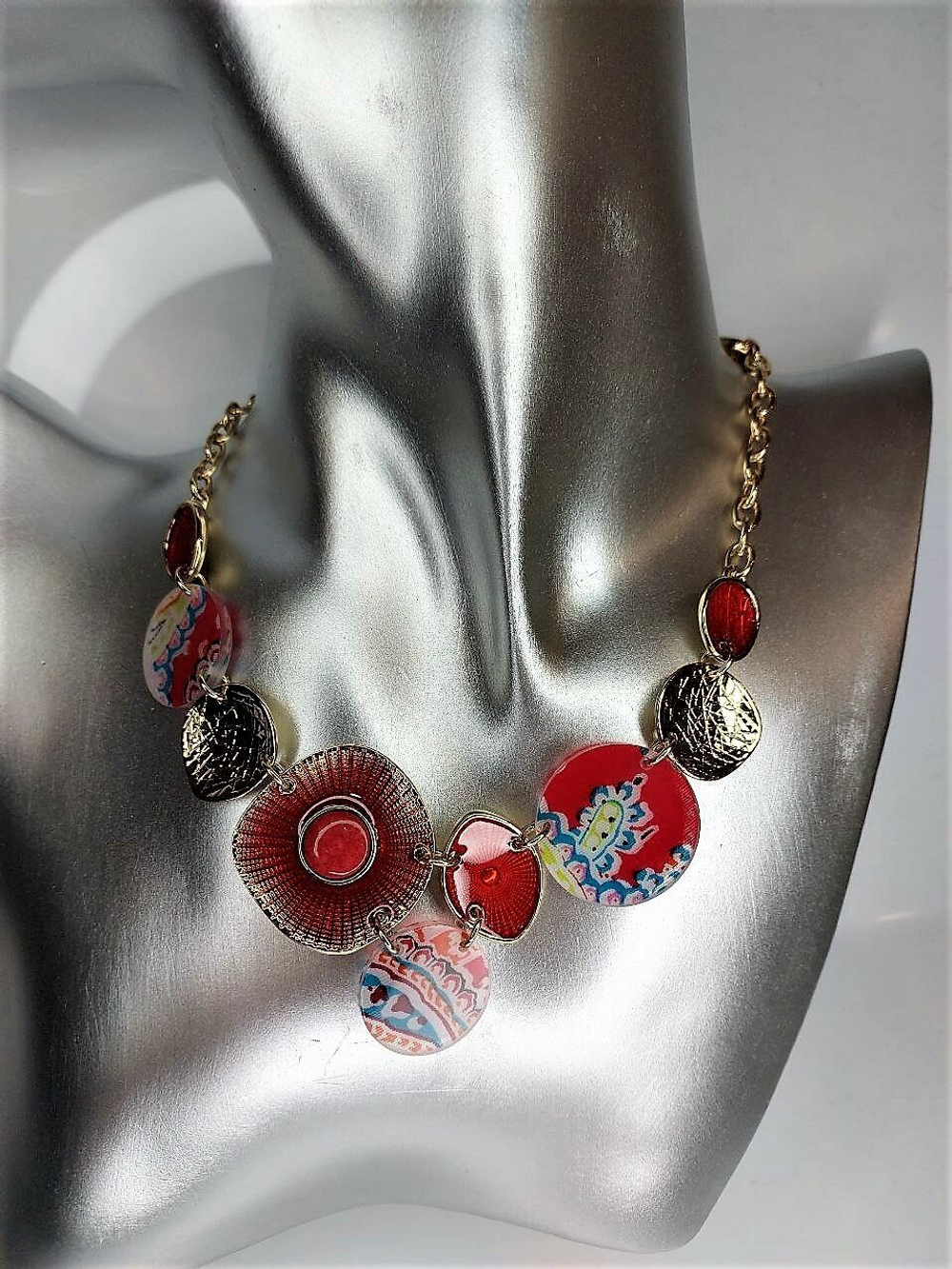 Комплект бижутерии. Набор, колье с серьгам "Ника" в коралловом цвете