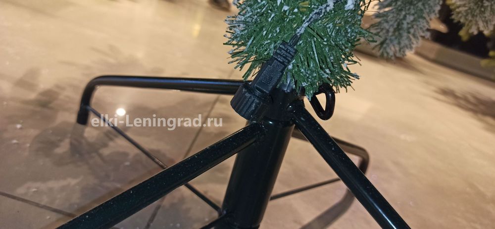 Заснеженная ель с гирляндой «Форесто» теплый свет (Литая+пвх) 180 см / 1,8 м