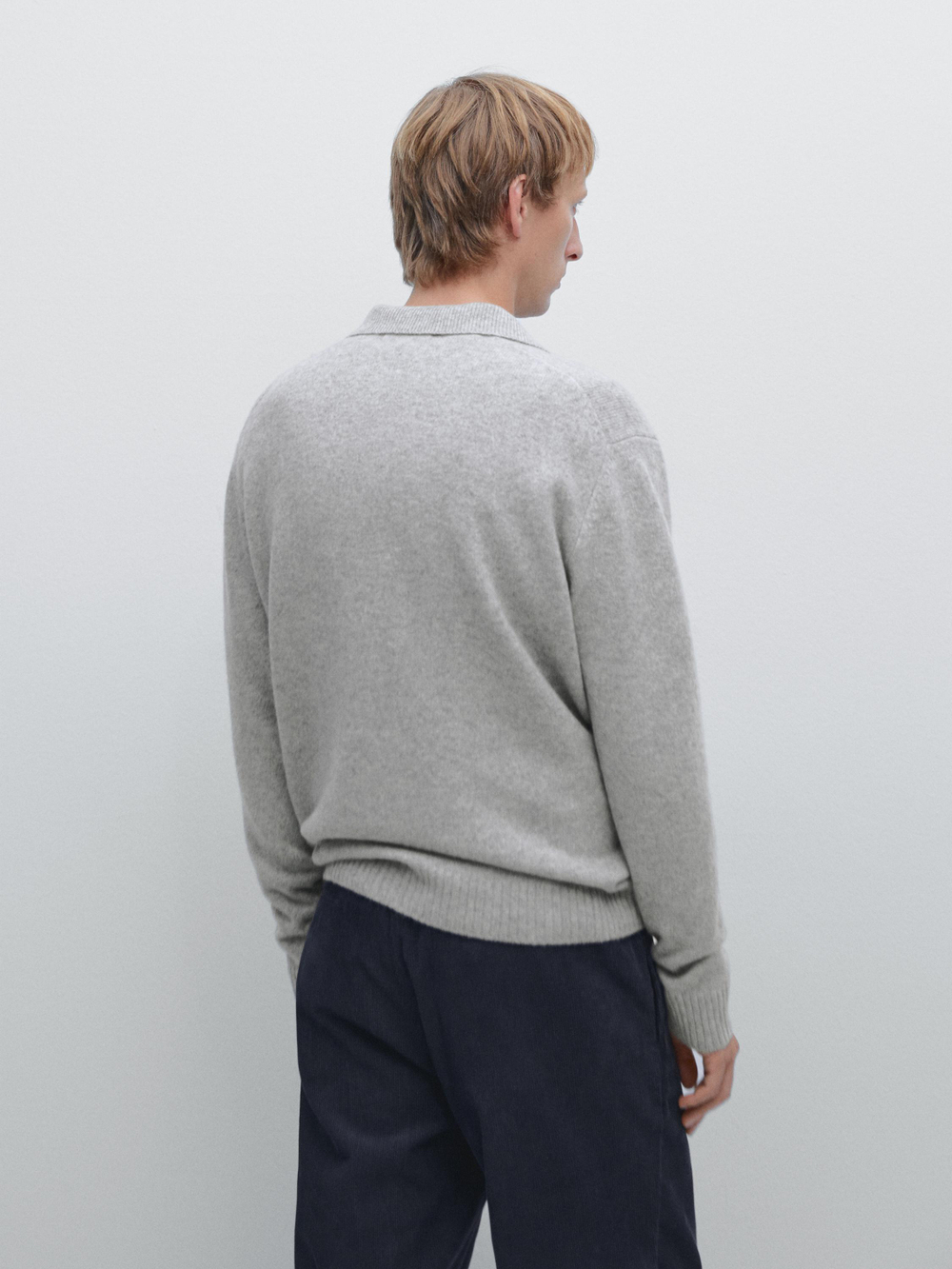 Massimo Dutti Свитер поло из смесовой шерсти с V-образным вырезом, светло-серый