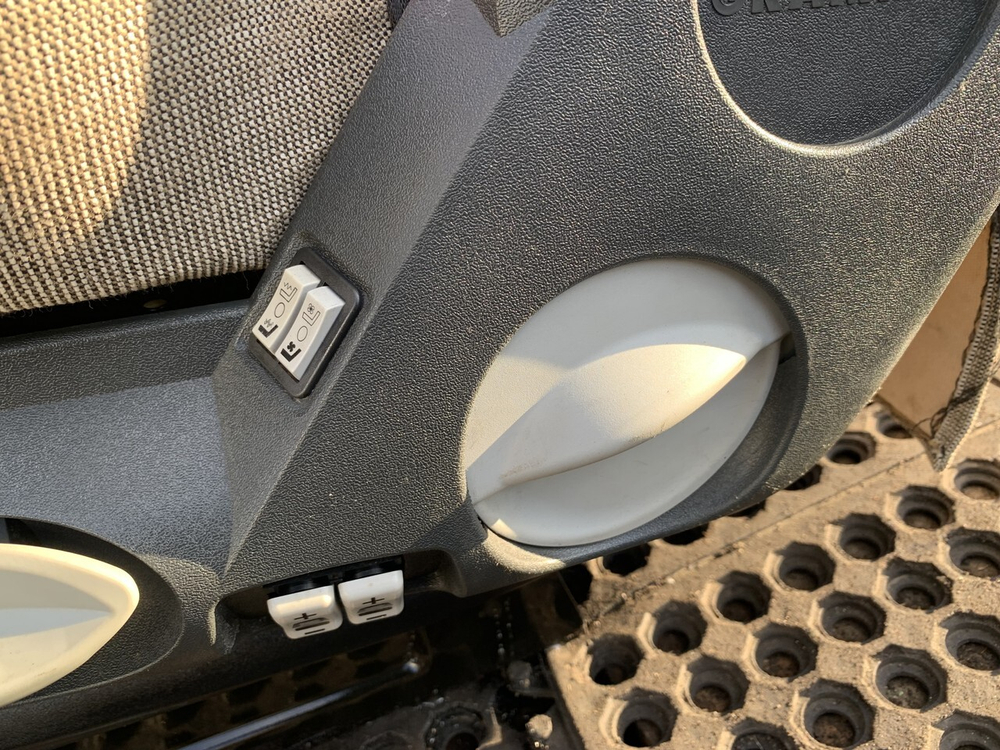 Сиденье водительское пневматическое 2023г