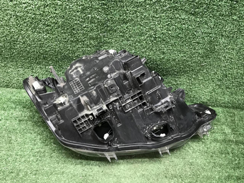Битая Фара левая BMW 3er F30 (2015-2020) LED