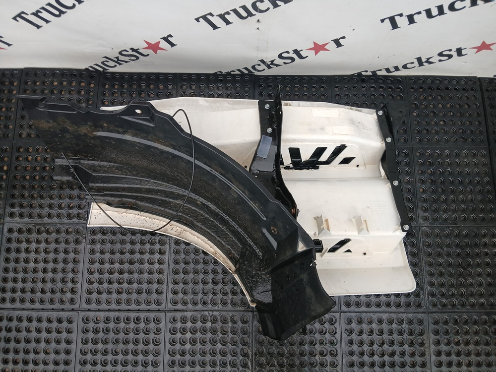 Корпус подножек левый