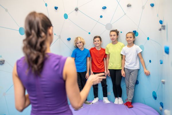 Безопасность детей на надувных батутах: простые правила для радостных игр без травм