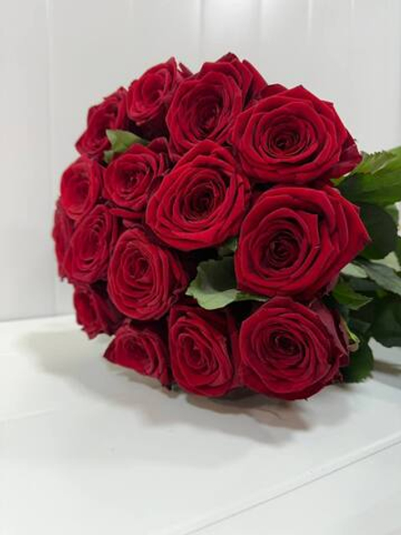 Букет из 15 красных роз
