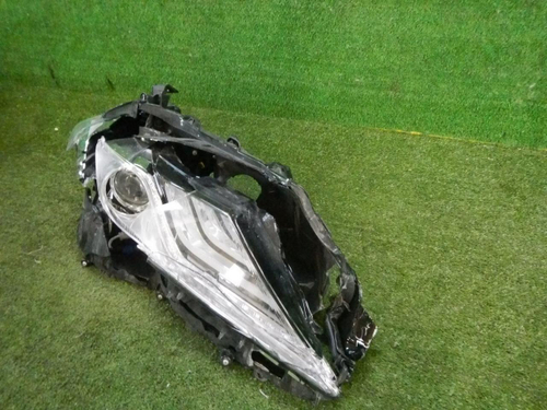 Битая Фара правая Toyota Camry xv70 (2020-н.в.) LED