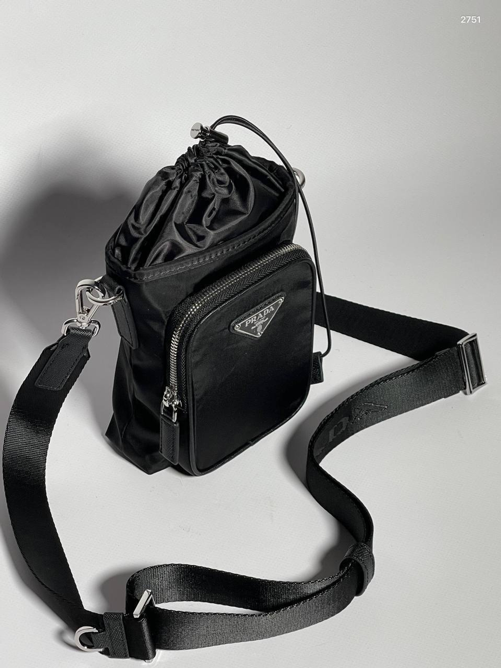 Сумка-слинг Prada
