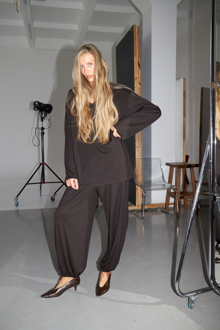 Лонгслив с треугольным вырезом