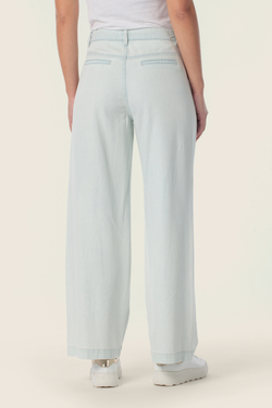 Джинсы из хлопка