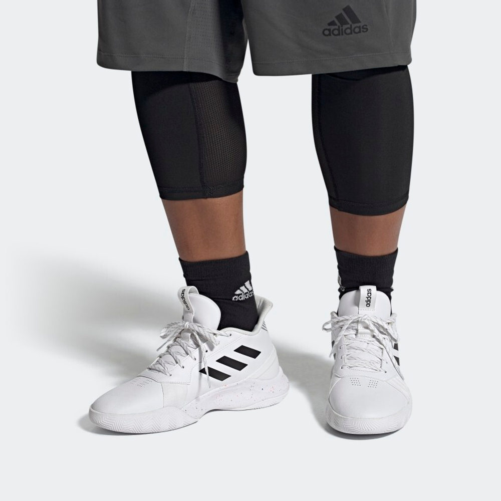 Кроссовки Adidas Runthegame