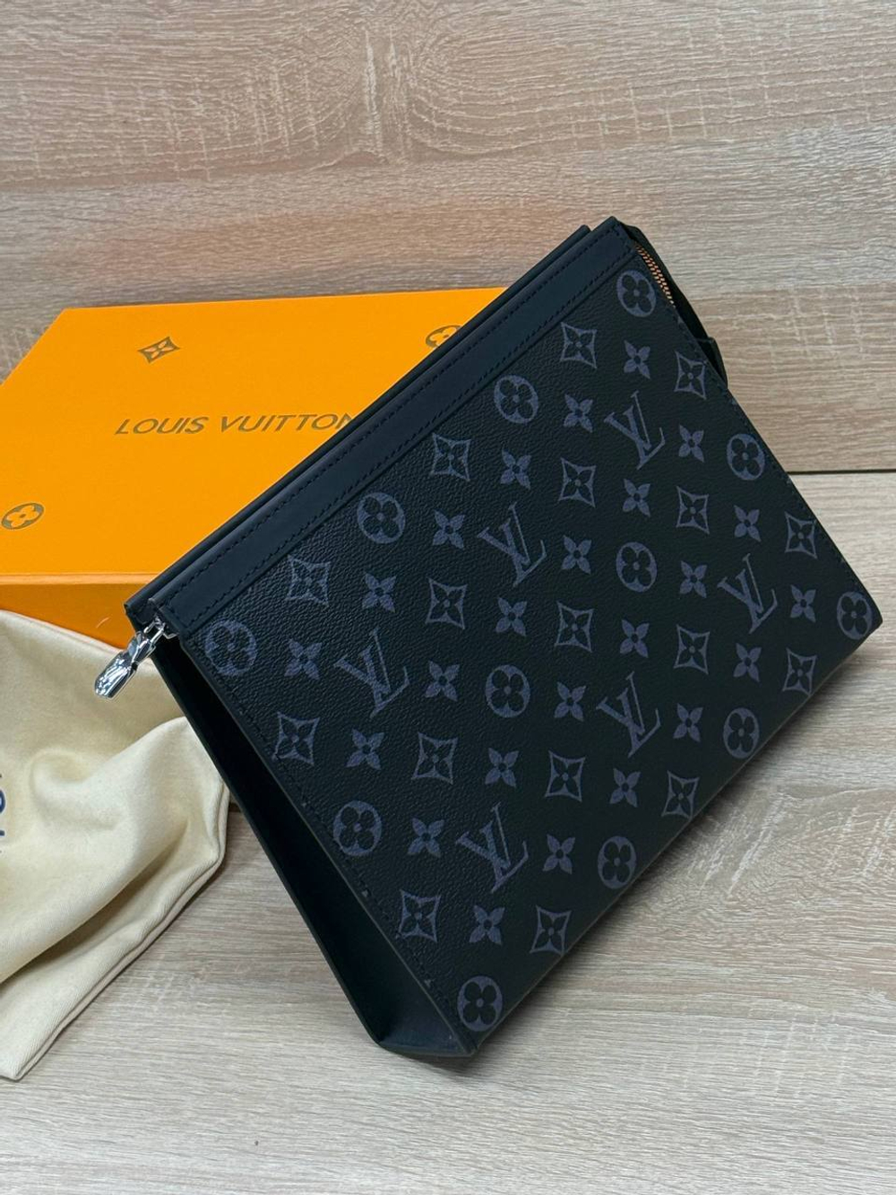 Клатч Louis Vuitton