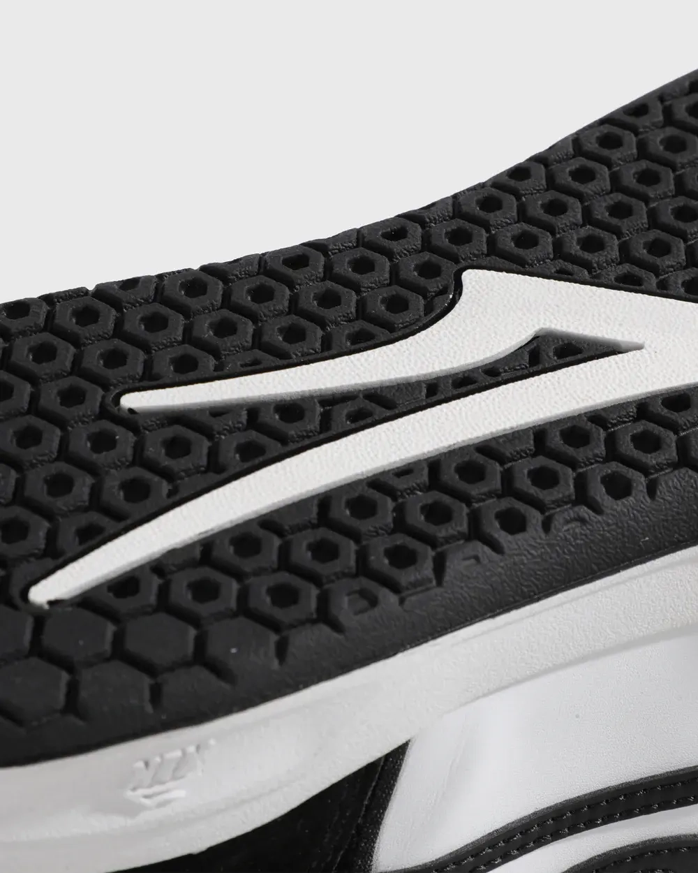 Кеды Telford Low - Black/White Leather (Q3-25)
