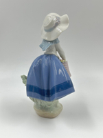 Фигурка Девочка с корзиной цветов Lladro 1983 год