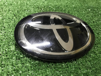 Эмблема решетки радиатора Toyota Camry xv70 17-21