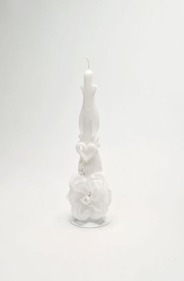 Свеча резная на металлическом подсвечнике