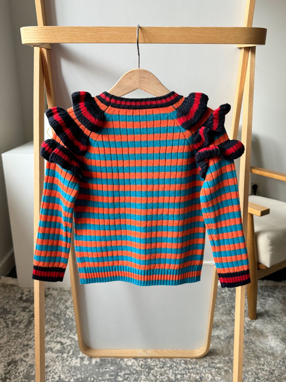 Новый вязаный джемпер Gucci, 104