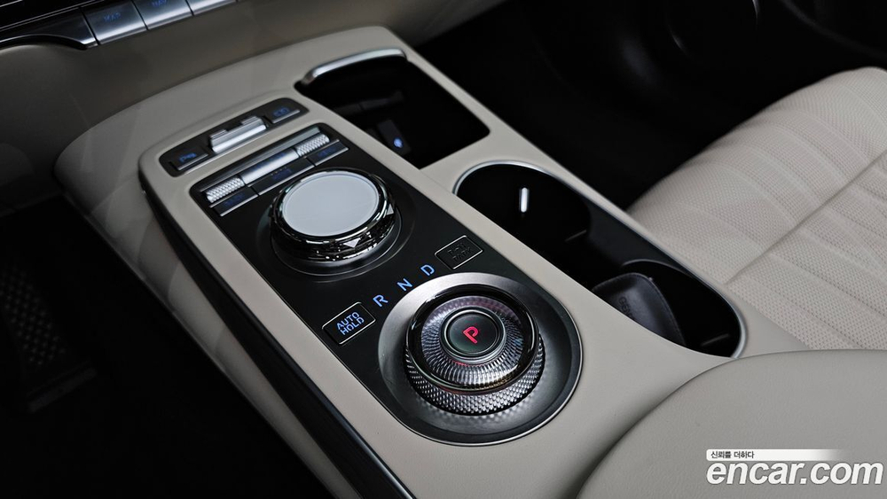 Genesis GV70 2.5T Бензин AWD (11.2022)