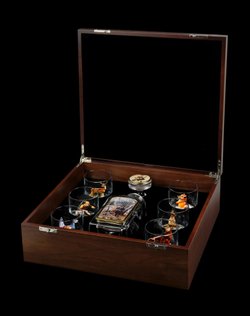 Подарочный набор "Русская Охота Штоф" в футляре из ореха.