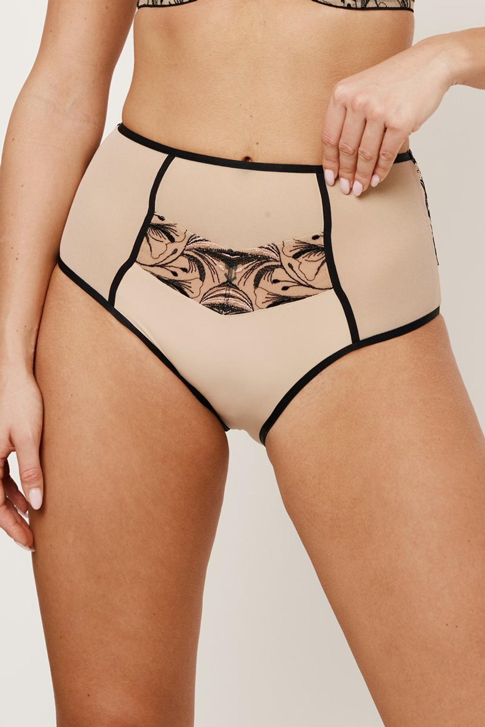 REBECCA BEIGE/BLACK Трусы высокие SUBTILLE