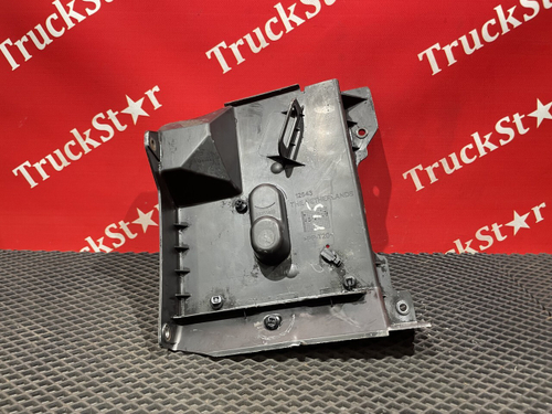 Крышка блока предохранителей