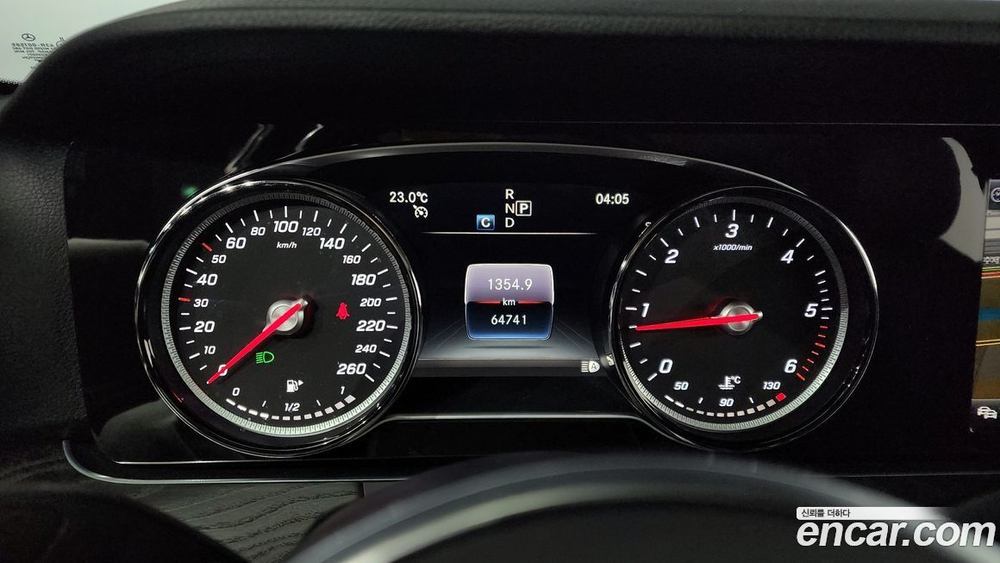 Mercedes-Benz E-Class W213 E220d Avangarde (10.2019)