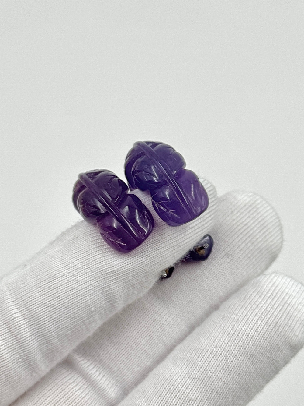Серьги кольца из фиолетового пластика