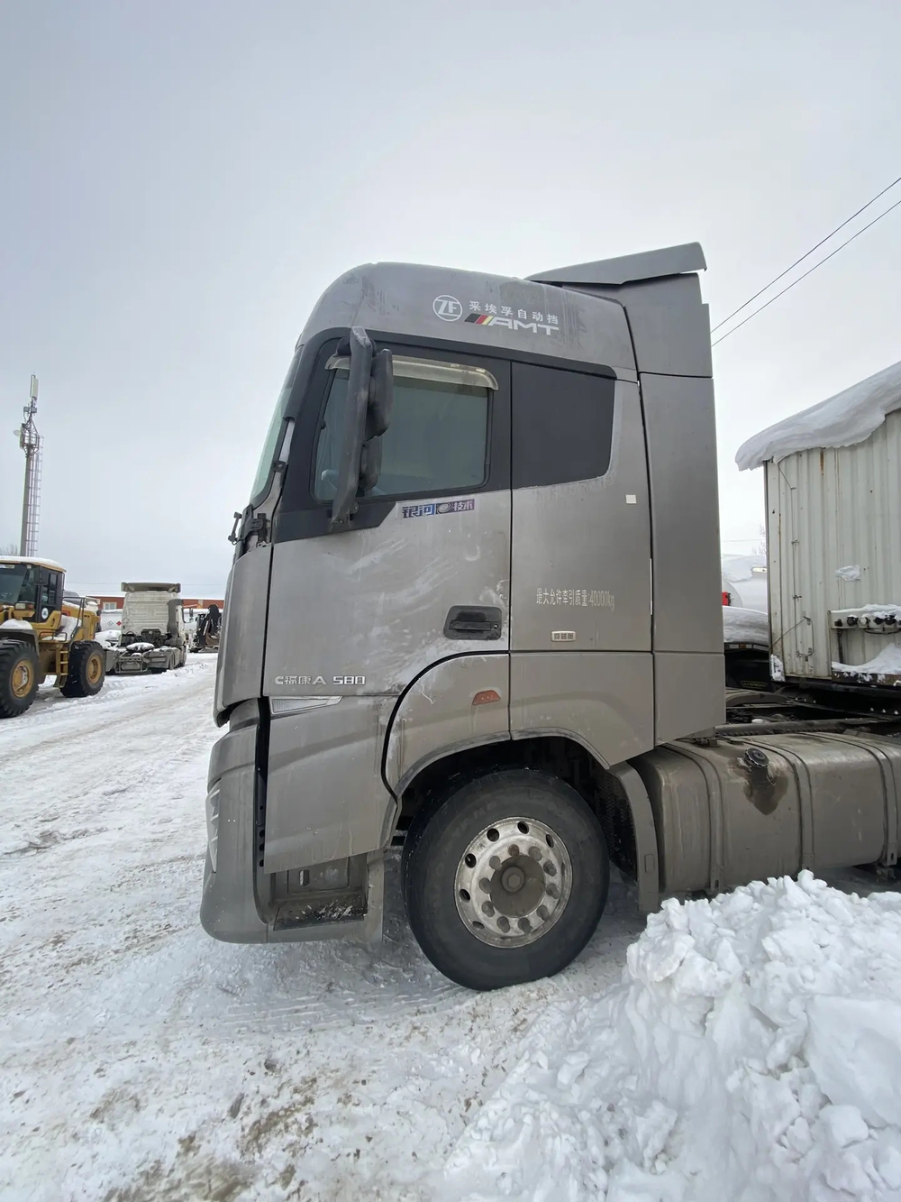 Foton AUMAN Galaxy 6x4 Седельный тягач BJ4259Y6DHL-12 (Дизельный, 12,9 л, 579 л.с., АТ)