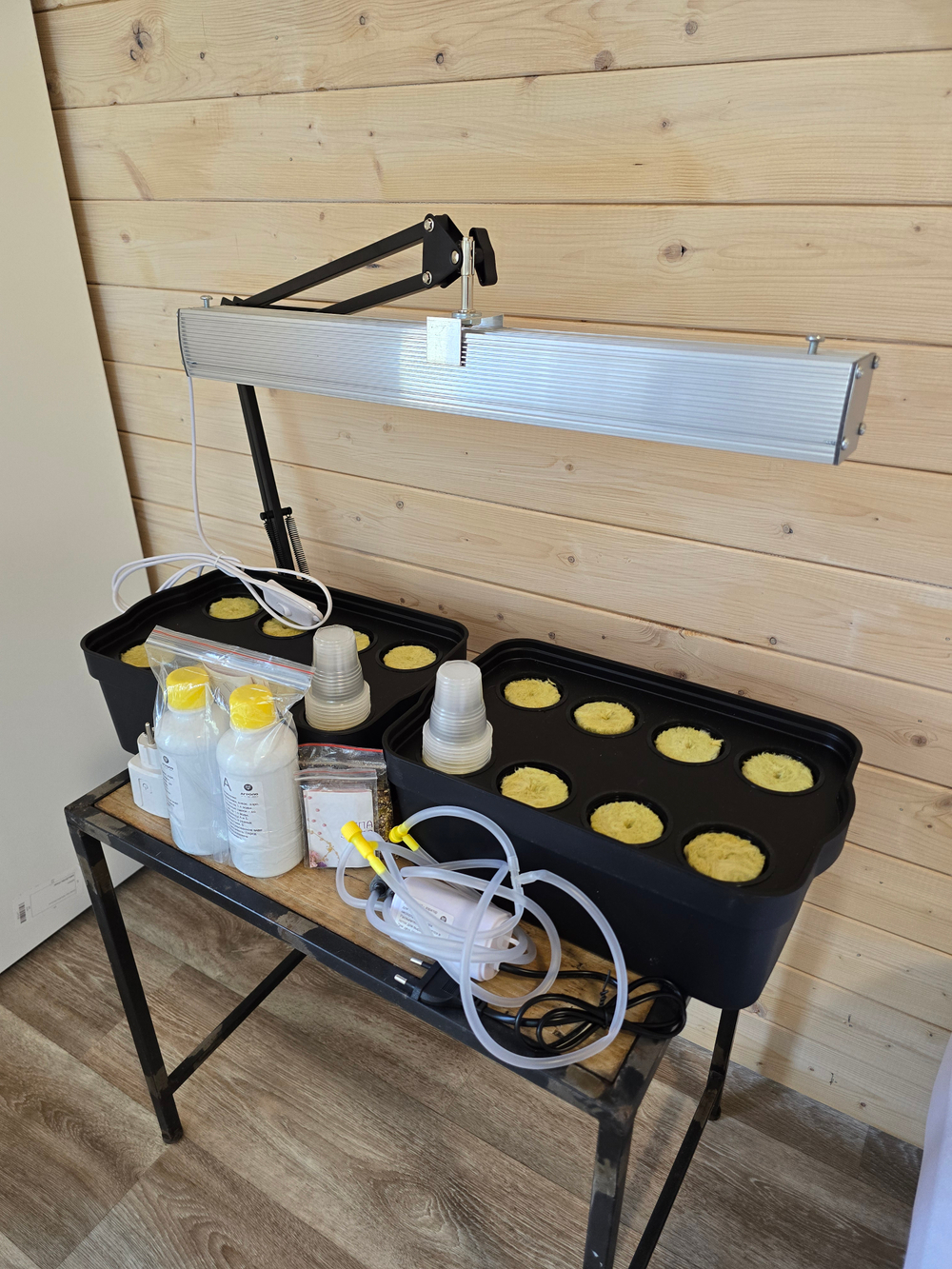 Система выращивания гидропоники с профессиональной фитолампой АГРОЛО Максимальная Смарт Блэк Эдишен с управлением через смартфон