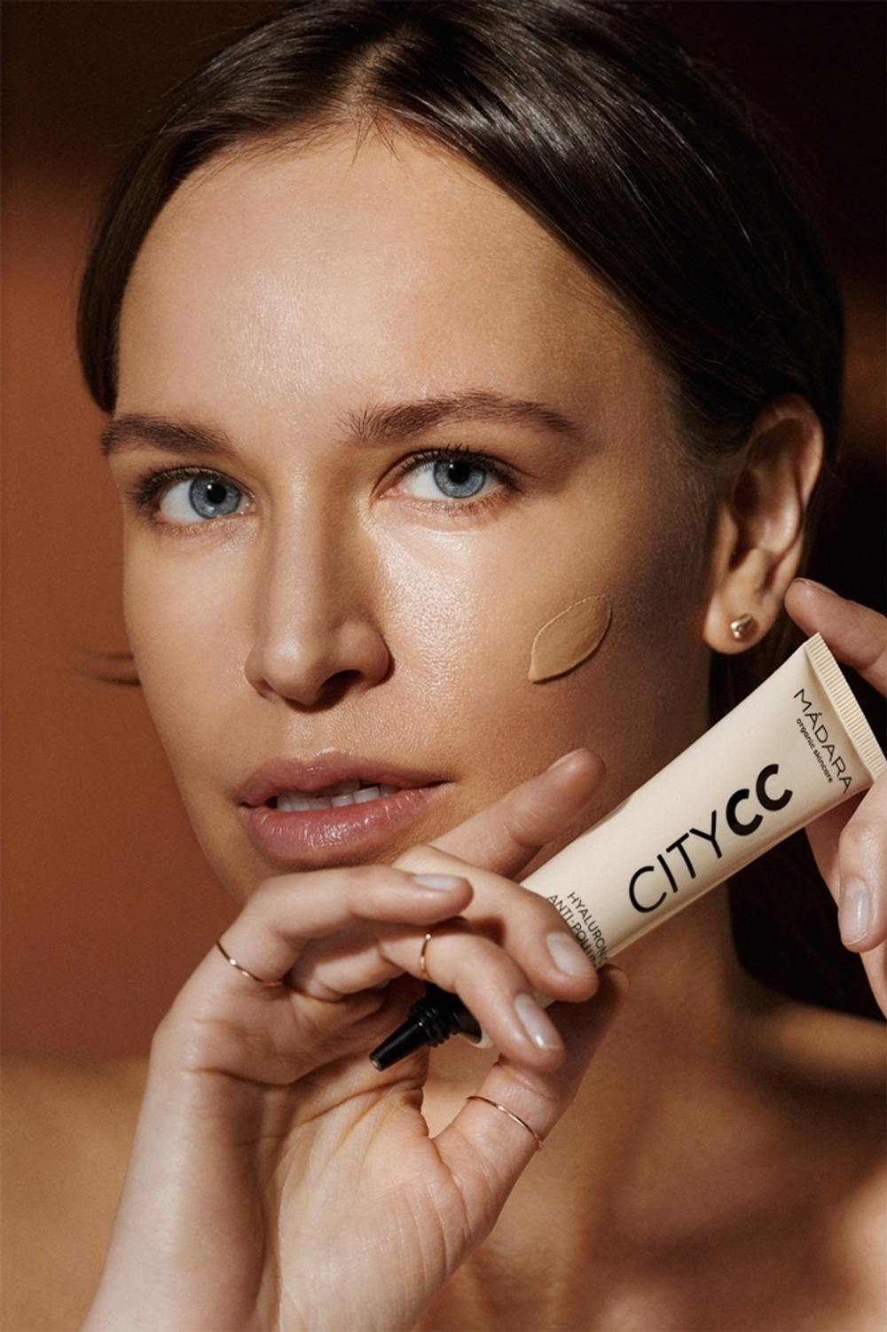 MÁDARA City CC - CC крем для выравнивания кожи SPF 15, 40 ml