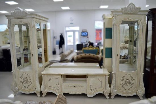 Шкаф-витрина МАРСЕЛЛА корень ясеня глянец