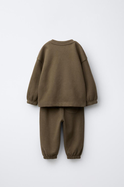 ZARA ОДНОТОННЫЙ КОМПЛЕКТ ИЗ ТОЛСТОВКИ И БРЮК-ДЖОГГЕРОВ, МЯГКИЙ КАШТАНОВЫЙ