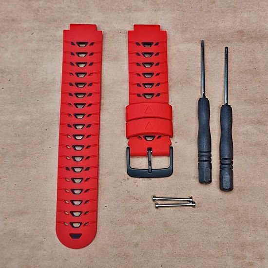 Ремешок для Garmin Forerunner 735XT / 220 / 230 / 235 / 620 / 630 силиконовый двухцветный (Красный / Черный)