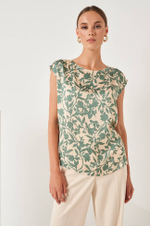 22816 Блузка женская (зеленый принт)