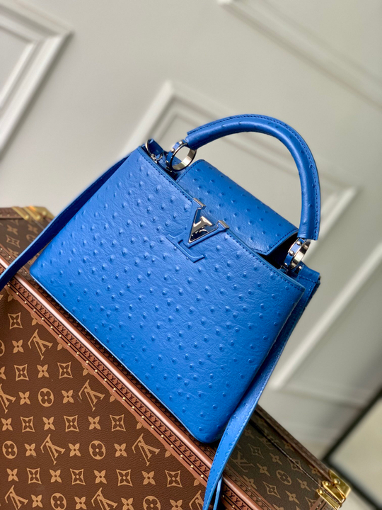 Louis Vuitton Capucines BB