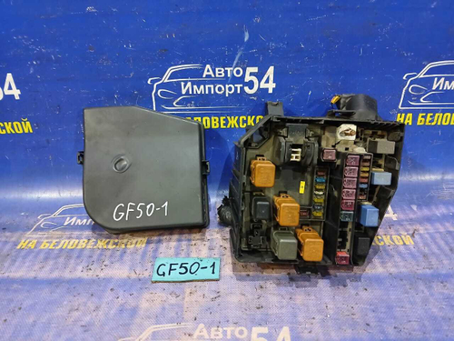 Блок предохранителей подкапотный NISSAN CIMA 2002