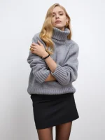 Свитер с горлом, Светло-серый