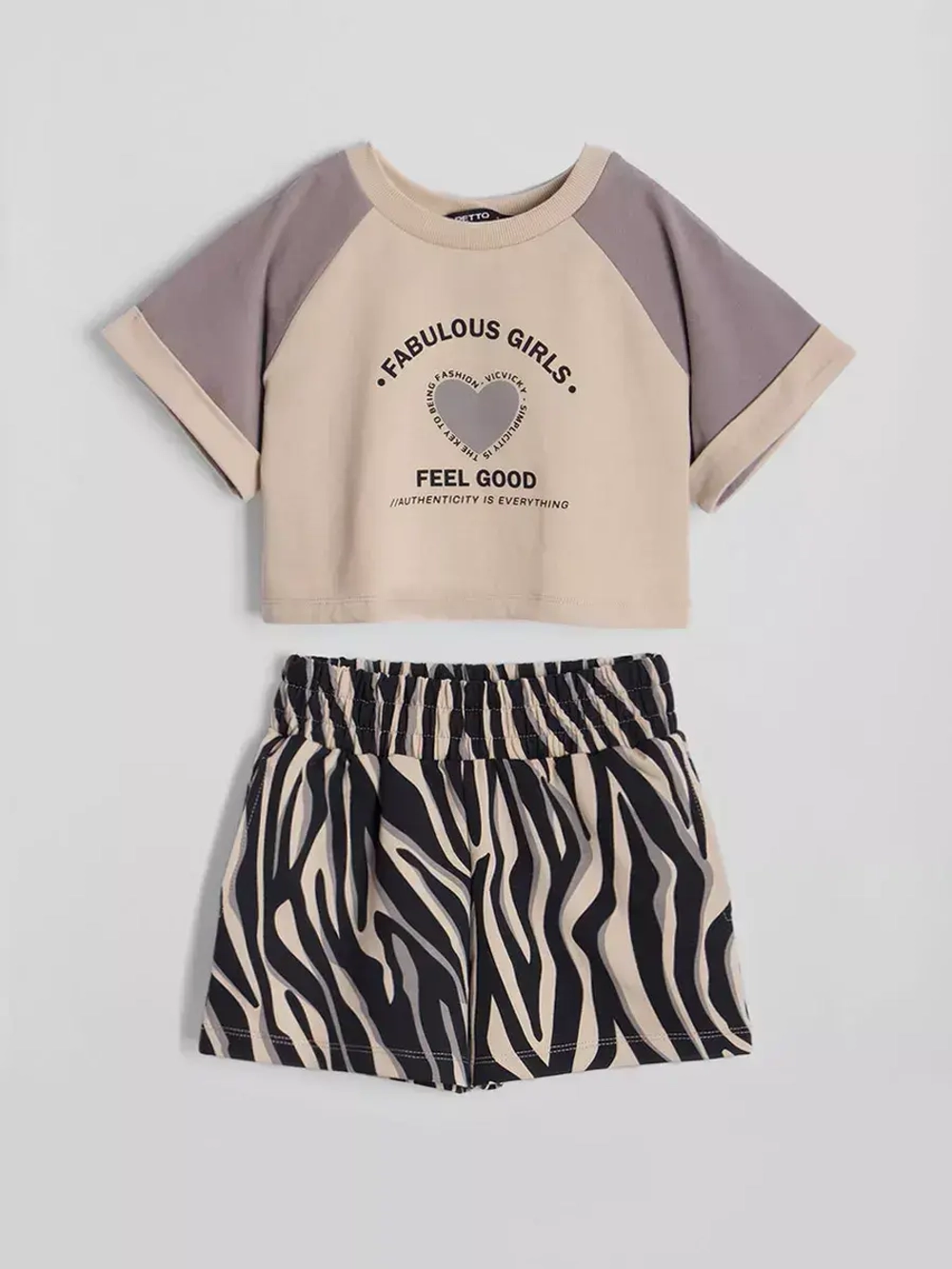 Костюм детский футболка и шорты в сад