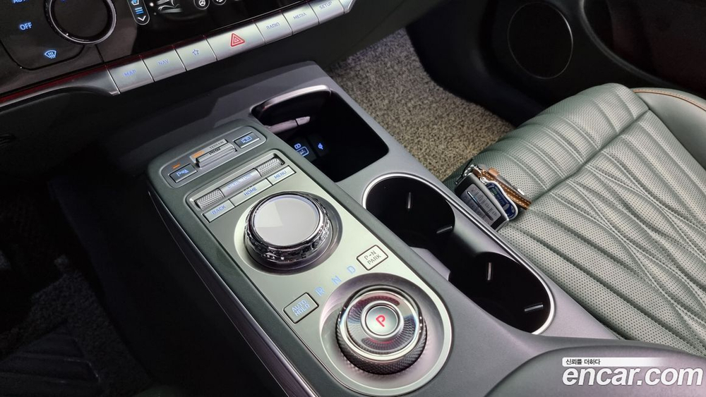 Genesis GV70 2.5T Бензин AWD (03.2021)