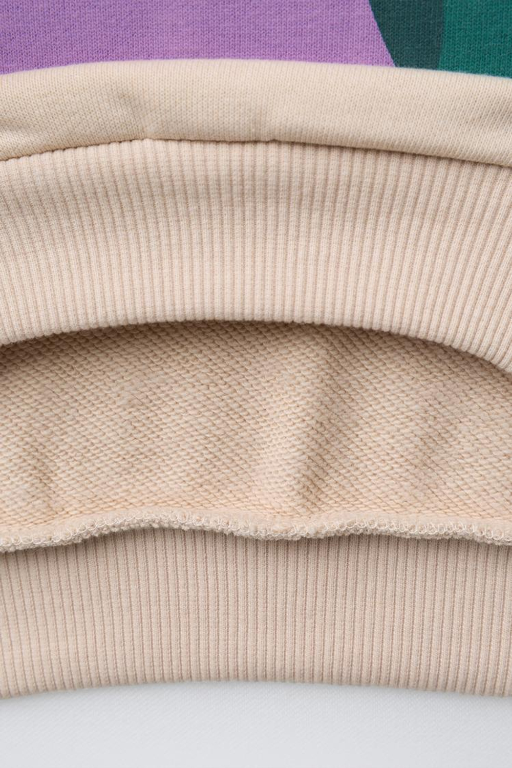 ZARA КОМПЛЕКТ ИЗ ТОЛСТОВКИ И ЛЕГГИНСОВ С ПРИНТОМ, ТЕМНО-БЕЖЕВЫЙ