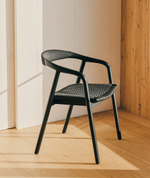 Уличный стул Derile из массива дуба и веревки в черной отделке