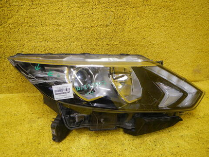 Битая Фара правая Nissan Qashqai J11 (2013-2019) галоген