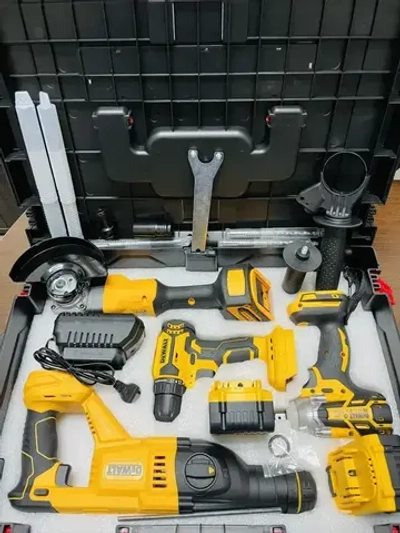 Набор инструментов 4в1 DeWalt бесщеточные на аккумуляторе