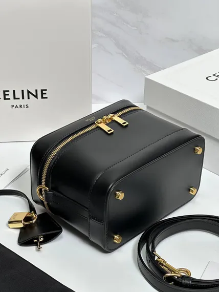 Сумка CELINE IN SMOOTH SATINATED CALFSKIN ЧЕРНАЯ