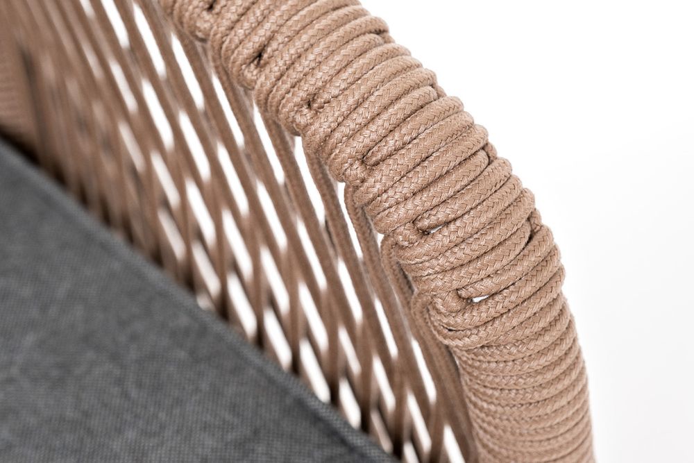 "Канны" кресло плетеное из роупа, каркас алюминий белый, роуп коричневый круглый, ткань серая