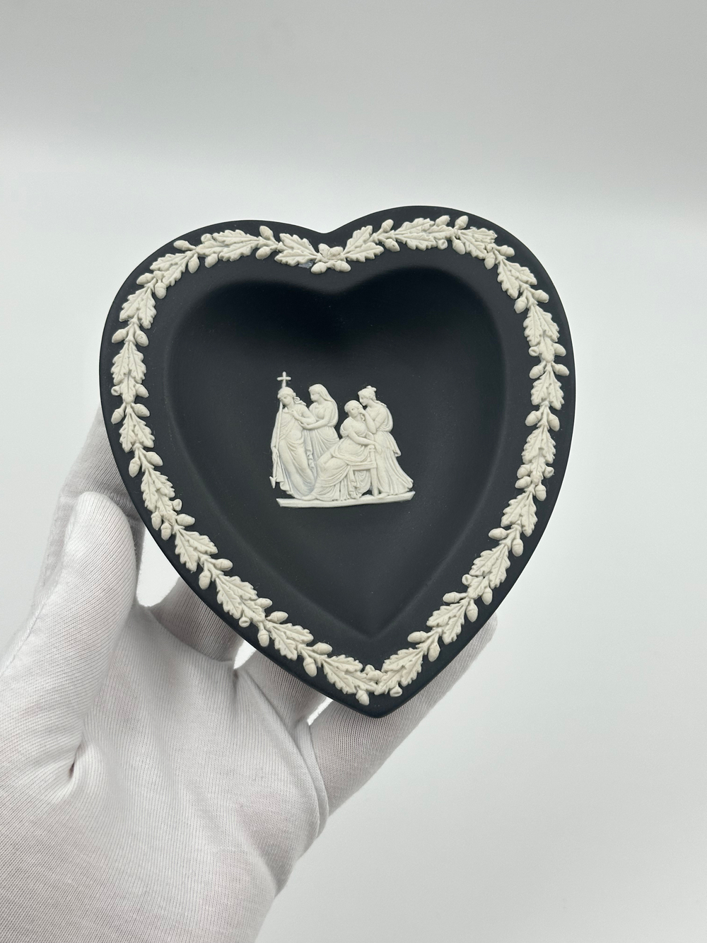 Декоративная тарелочка Wedgwood чёрная