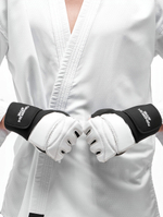 Перчатки для тхэквондо Tomorrow Star Vortex черно-белые