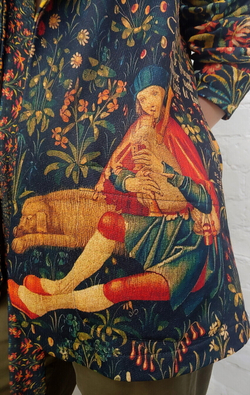 Трикотажный жакет "Средневековая пастораль", по мотивам средневекового гобелена "Пастух и пастушка" (выполненного в технике мильфлёр)