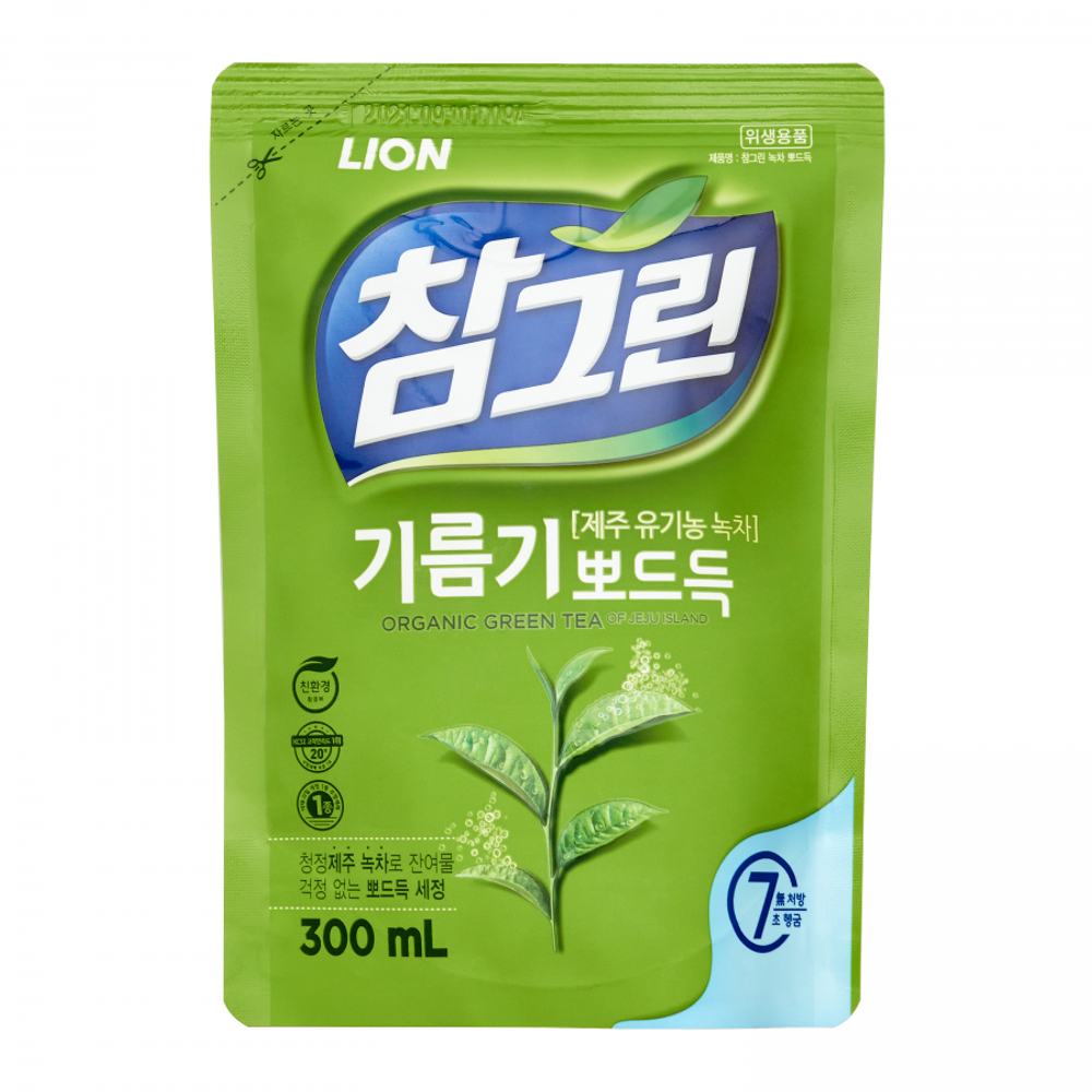 LION CHARMGREEN refill Средство для мытья посуды, овощей и фруктов (зеленый чай) 300мл