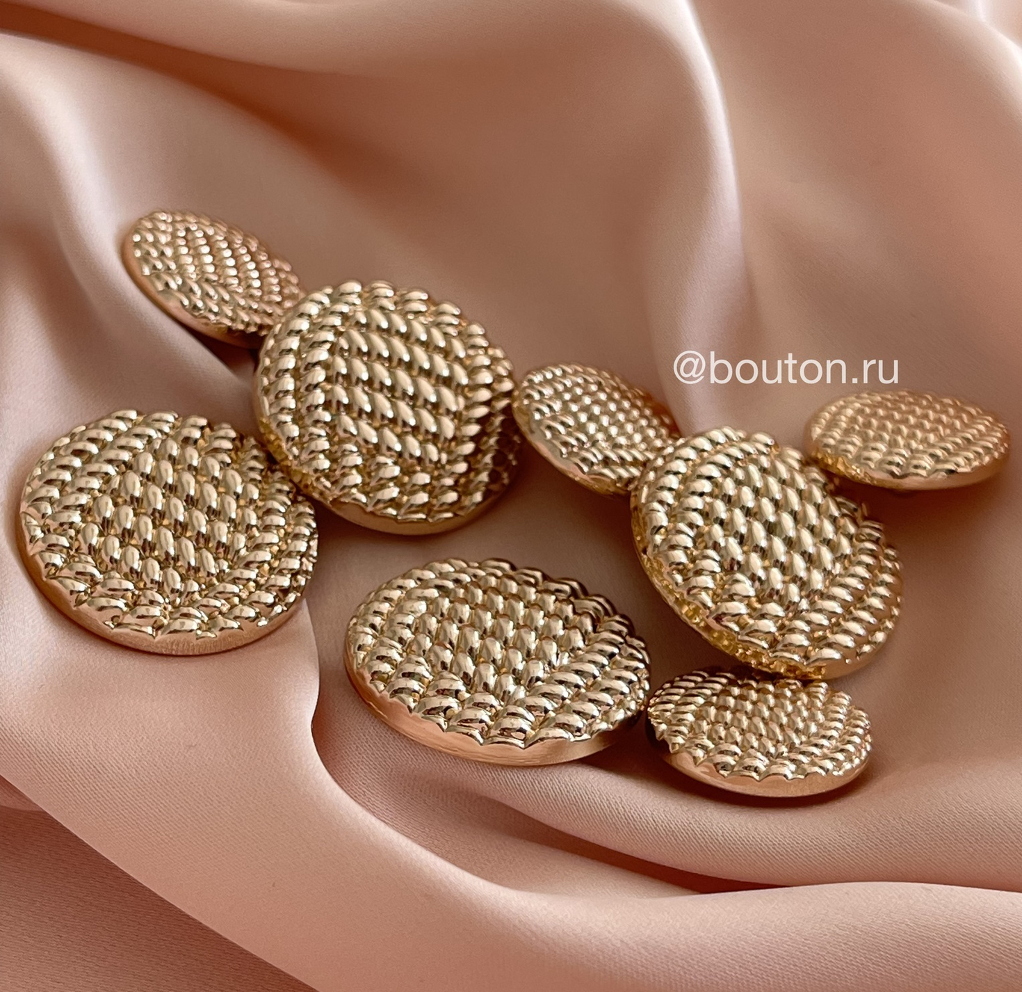 Как правильно пришить пуговицу