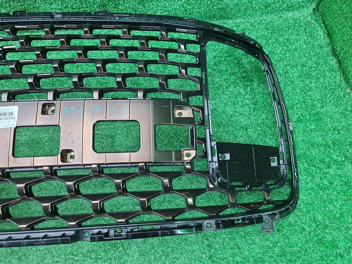 Решетка радиатора Hyundai Staria (2021-н.в.)